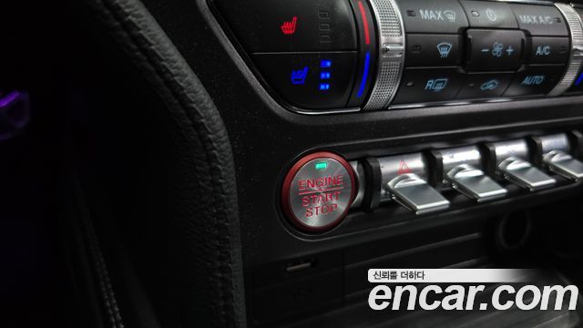 Ford Mustang 2021 — photo 25