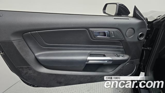 Ford Mustang 2021 — photo 14