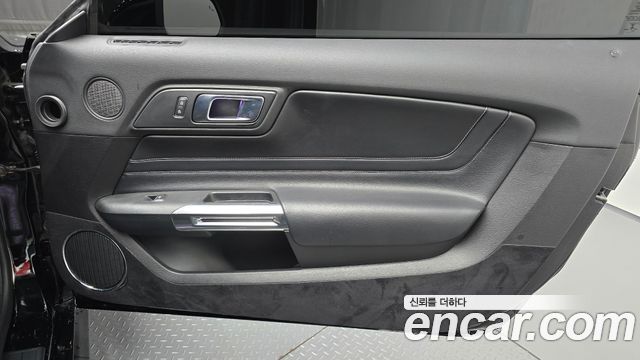 Ford Mustang 2021 — photo 15