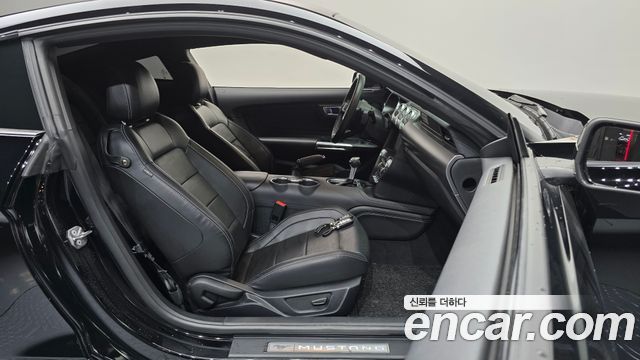 Ford Mustang 2021 — photo 16