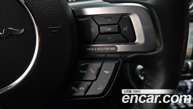 Ford Mustang 2021 — photo 27