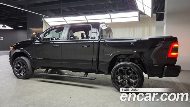Dodge Ram Pick Up 2021 — photo 25