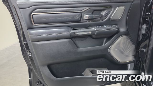 Dodge Ram Pick Up 2021 — photo 14