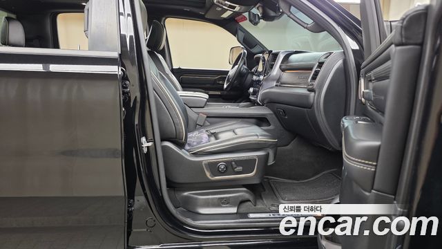 Dodge Ram Pick Up 2021 — photo 16