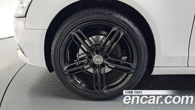 Audi A4 2014 — photo 5