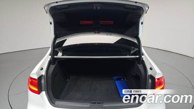 Audi A4 2014 — photo 31