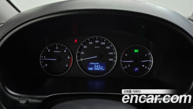 Hyundai Starex 2016 — photo 8