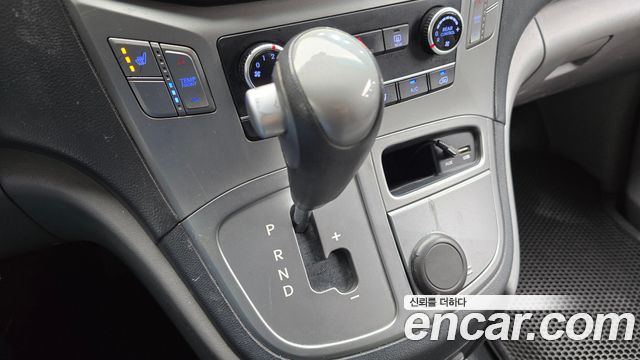 Hyundai Starex 2016 — photo 9