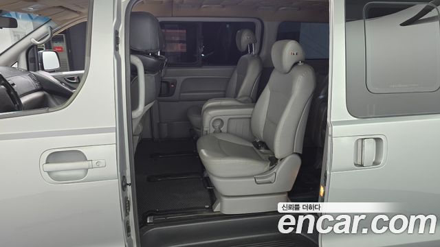 Hyundai Starex 2016 — photo 11