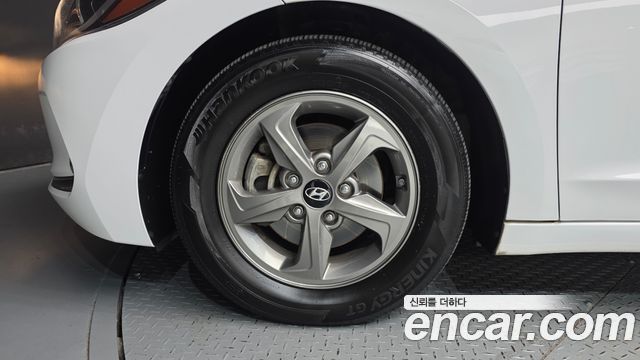 Hyundai AVANTE 2017 — photo 5