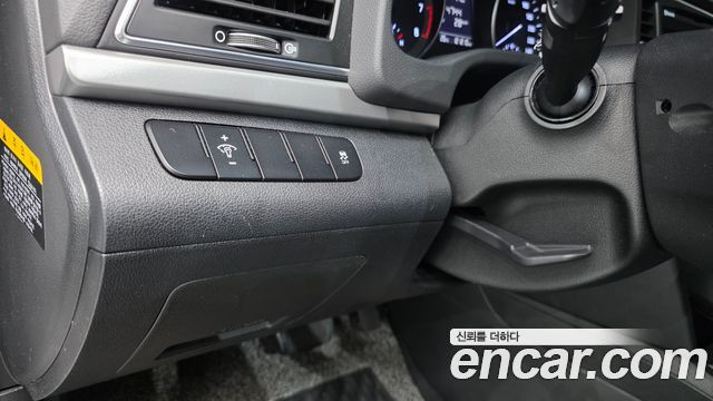 Hyundai AVANTE 2017 — photo 20