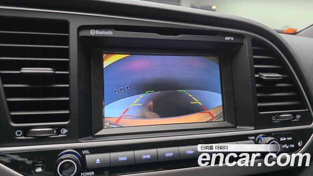 Hyundai AVANTE 2017 — photo 24