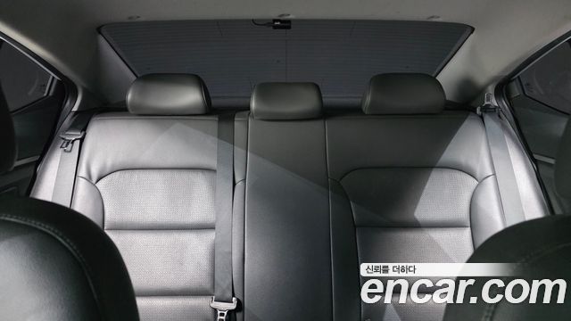 Hyundai AVANTE 2017 — photo 29
