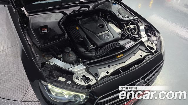Mercedes-Benz E-Class 2023 — photo 6