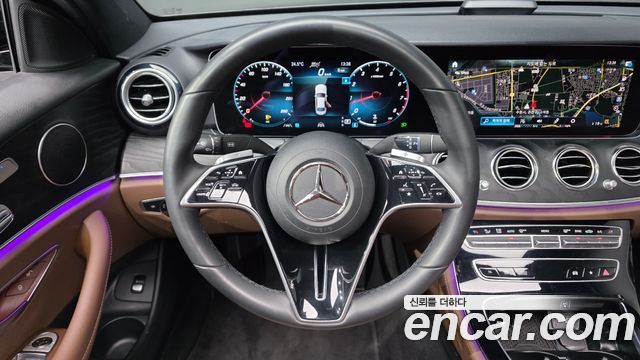 Mercedes-Benz E-Class 2023 — photo 20