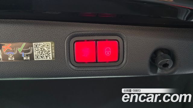 Mercedes-Benz E-Class 2023 — photo 23