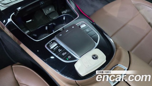 Mercedes-Benz E-Class 2023 — photo 32