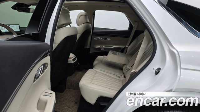 Genesis GV70 2024 — photo 17