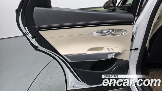 Genesis GV70 2024 — photo 15