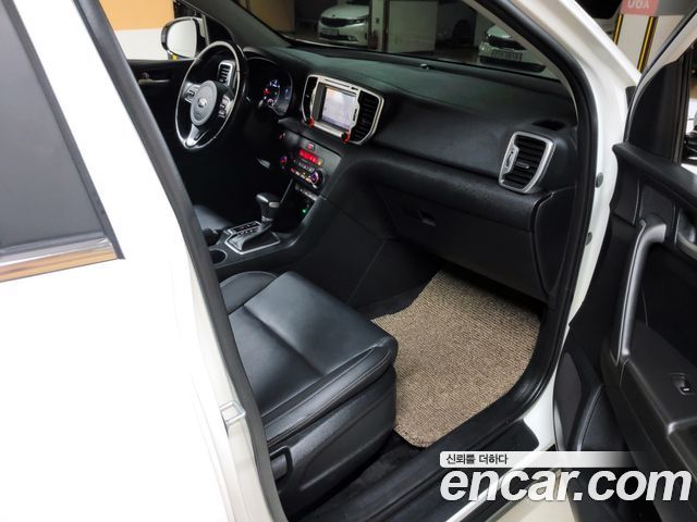 Kia Sportage 2018 — photo 11