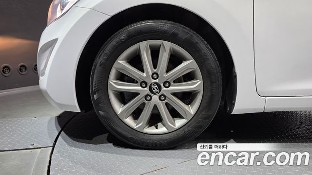 Hyundai AVANTE 2014 — photo 5
