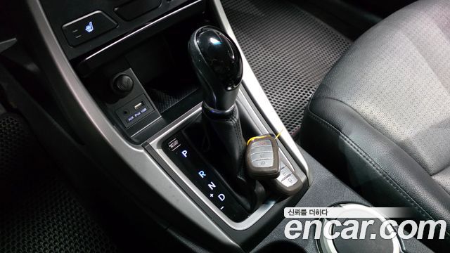 Hyundai AVANTE 2014 — photo 9