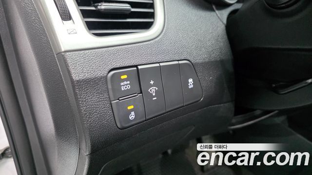 Hyundai AVANTE 2014 — photo 12