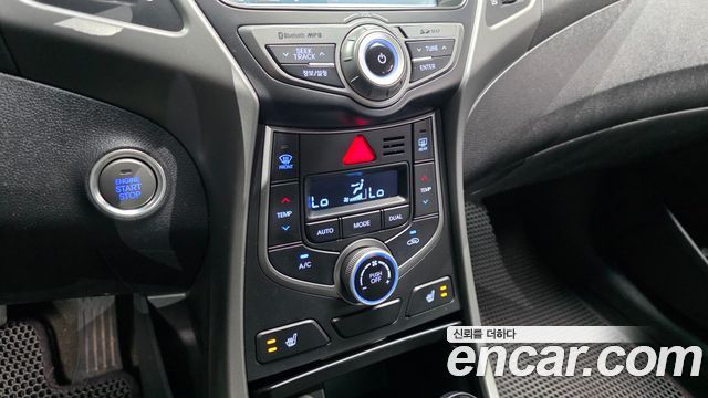 Hyundai AVANTE 2014 — photo 18