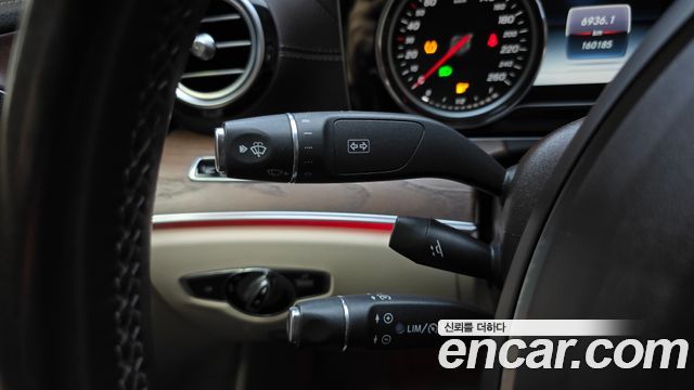 Mercedes-Benz E-Class 2017 — photo 18
