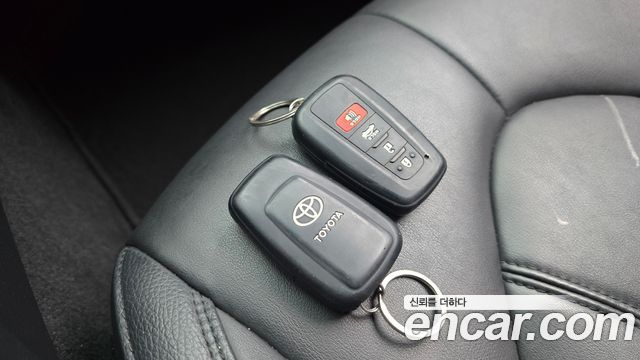 Toyota Avalon 2019 — photo 15