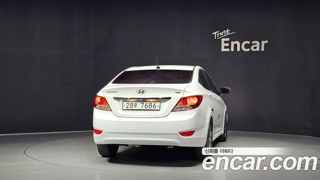 Hyundai Accent 2015 — photo 4