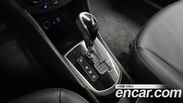 Hyundai Accent 2015 — photo 12