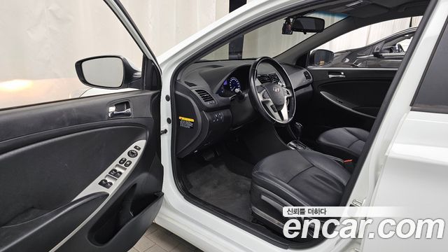 Hyundai Accent 2015 — photo 13