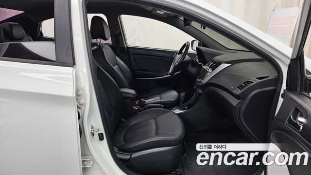 Hyundai Accent 2015 — photo 17