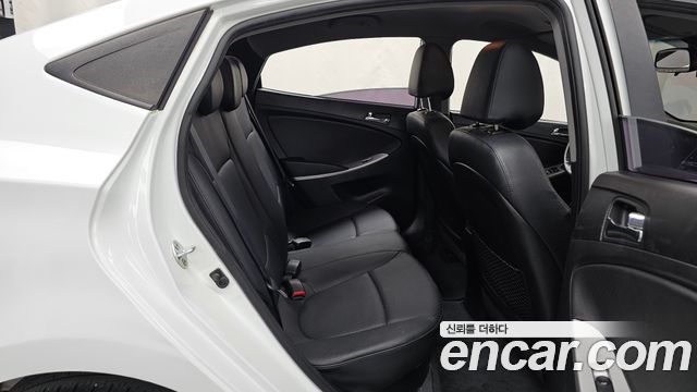 Hyundai Accent 2015 — photo 18