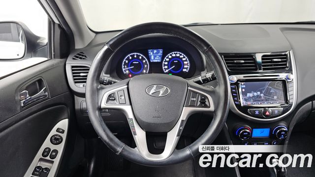 Hyundai Accent 2015 — photo 19