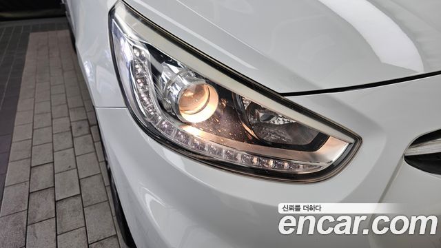 Hyundai Accent 2015 — photo 8