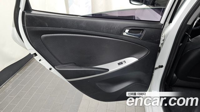 Hyundai Accent 2015 — photo 15