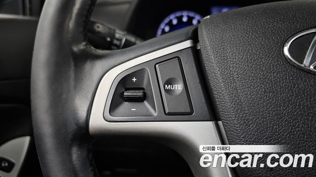 Hyundai Accent 2015 — photo 36