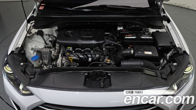 Hyundai AVANTE 2018 — photo 6