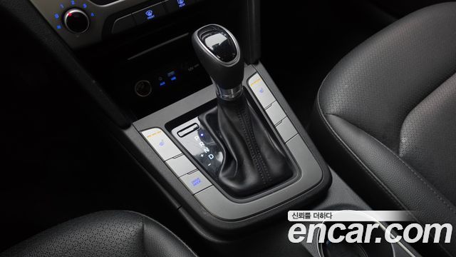Hyundai AVANTE 2018 — photo 9