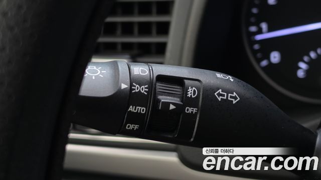 Hyundai AVANTE 2018 — photo 16