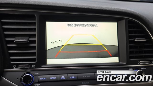 Hyundai AVANTE 2018 — photo 18