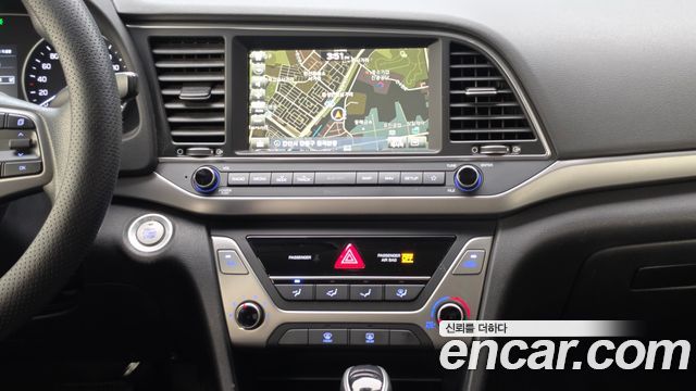Hyundai AVANTE 2018 — photo 20