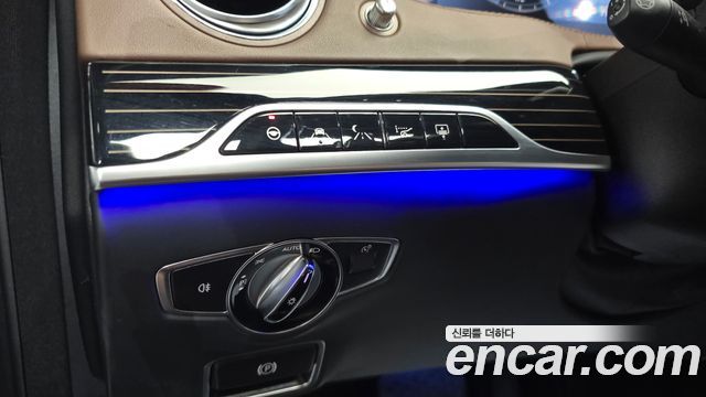 Mercedes-Benz S-Class 2020 — photo 26