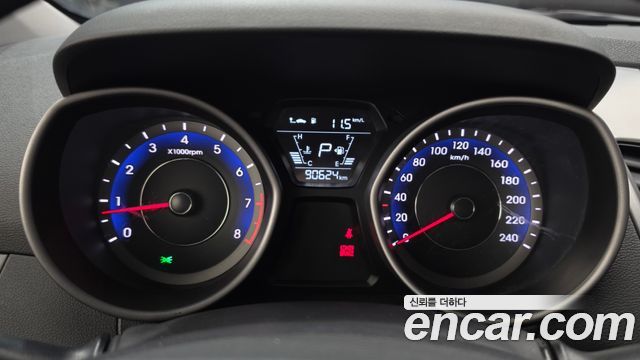 Hyundai AVANTE 2015 — photo 8