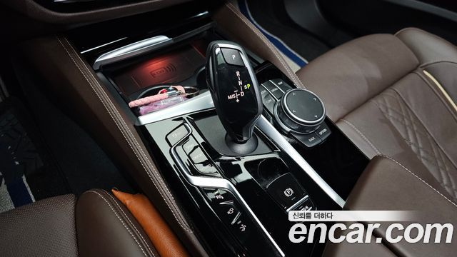 BMW Gran Turismo 2023 — photo 12
