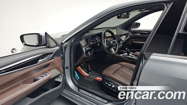 BMW Gran Turismo 2023 — photo 13