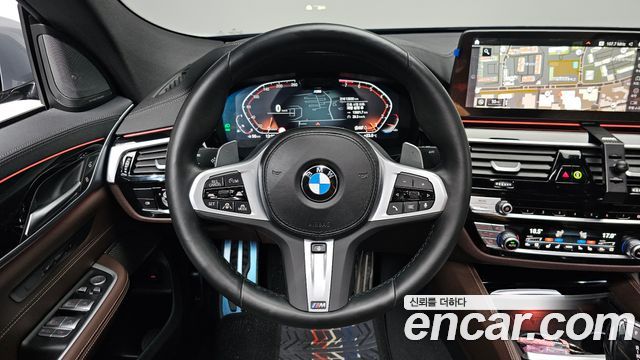 BMW Gran Turismo 2023 — photo 19