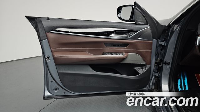 BMW Gran Turismo 2023 — photo 14